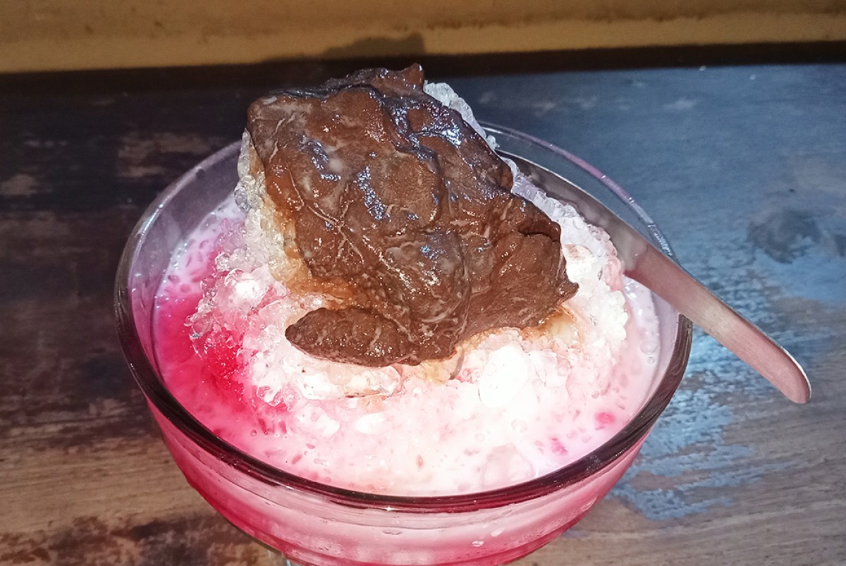 Es campur di Jalan Kartini Kota Pasuruan tetap menjaga cita rasa sejak berdiri tahun 1970. (foto:Moch Rois/jatimnow.com)