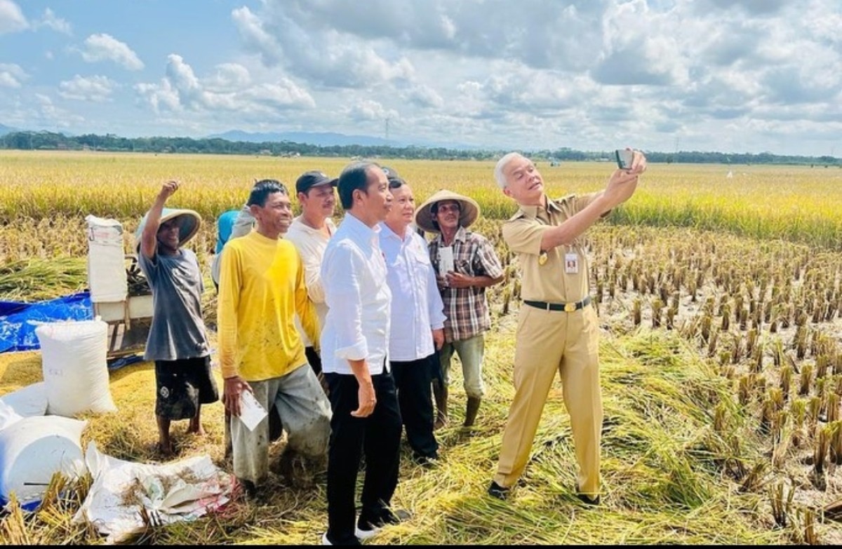 Moment Ganjar heboh berselfie dengan Jokowi, Prabowo dan Petani di Jateng (Dok Tangkapan Layar IG @ganjar_pranowo)
