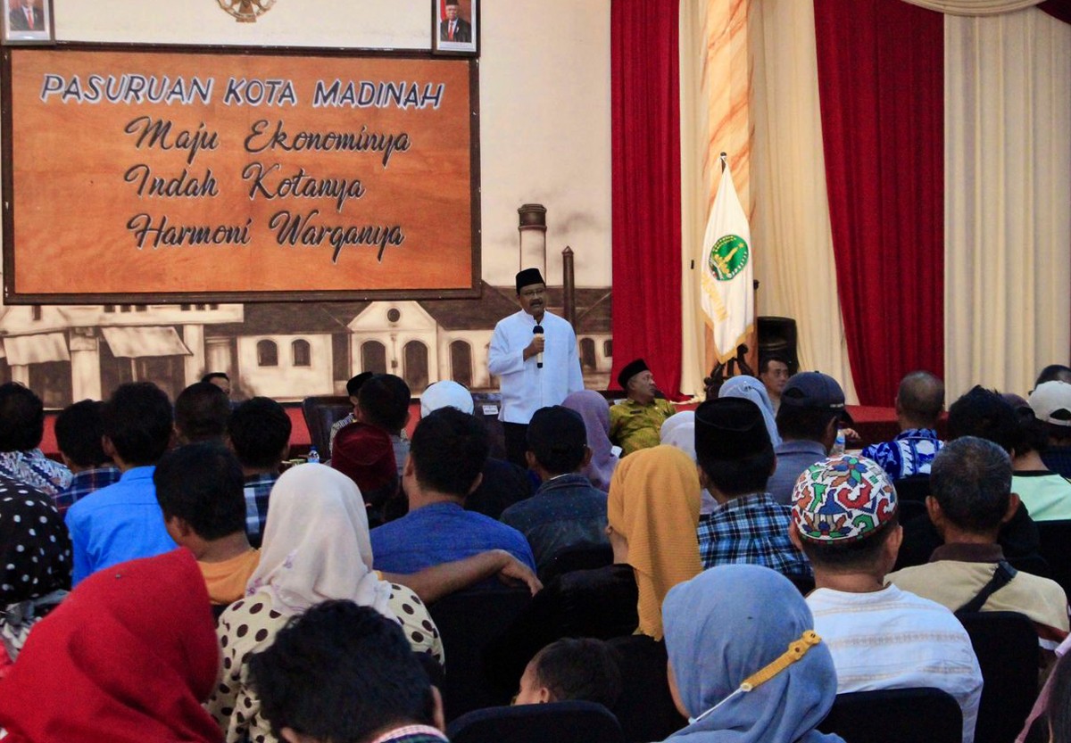 Wali Kota Pasuruan Gus Ipul berencana melakukan penataan dan penertiban PKL dan juru parkir. (foto: Humas Pemkot Pasuruan for jatimnow.com)