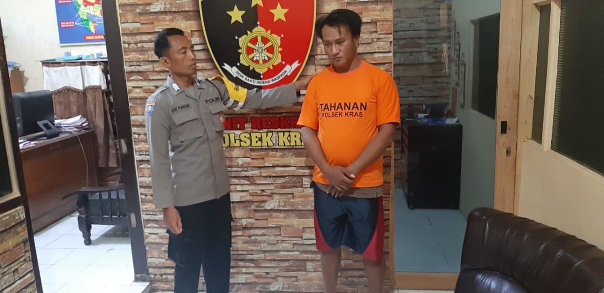 Pelaku penganiayaan debt collcetor diamankan polisi. (Foto : Polsek Kras/jatimnow.com)