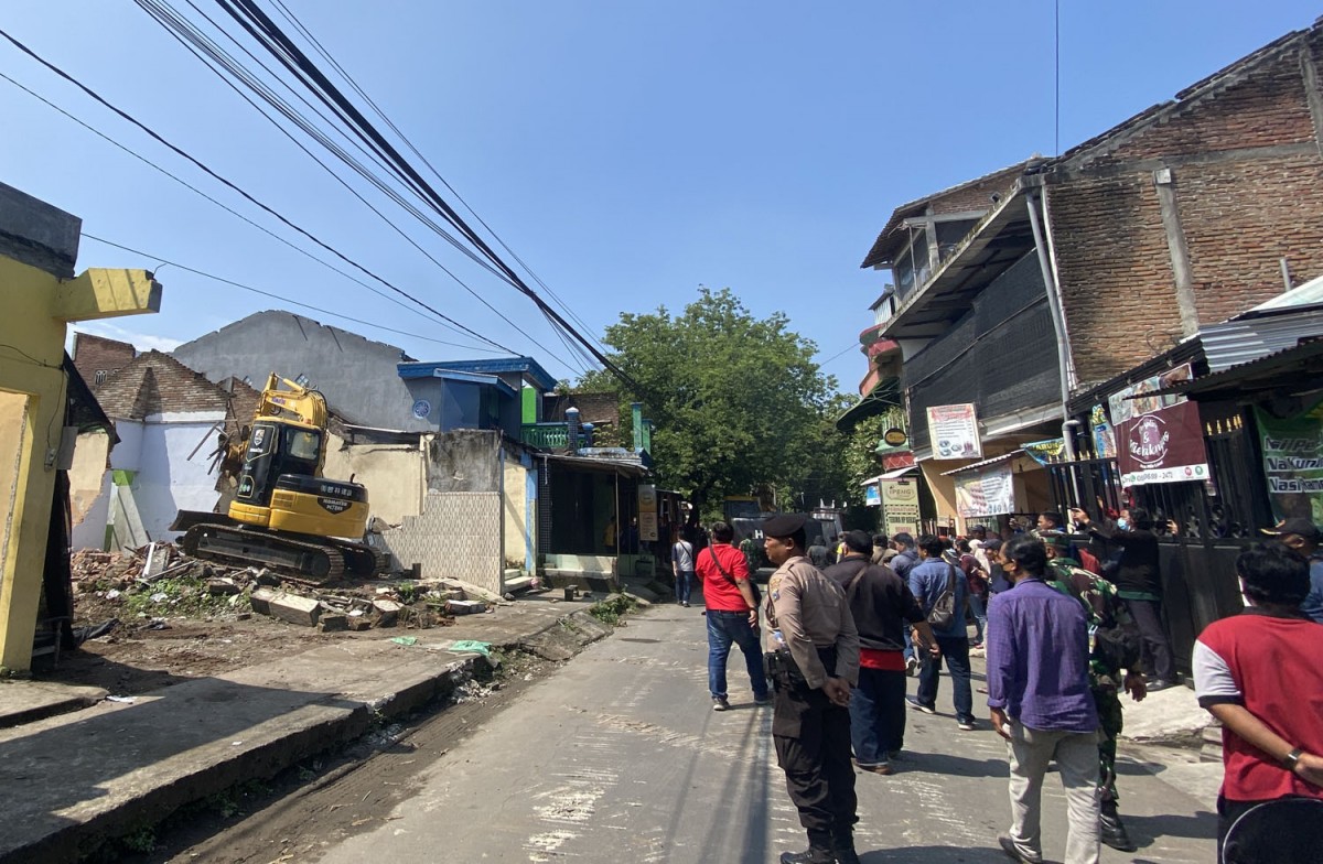 Proses eksekusi 10 rumah di Kota Kediri (Foto-foto: Yanuar Dedy/jatimnow.com)