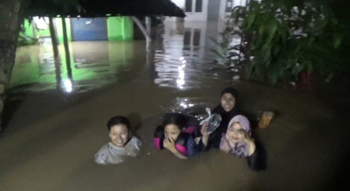 Kondisi banjir terparah yang ada di Dusun Kebondalem, Desa Kademangan, Kecamatan Mojoagung. (Foto: Elok Aprianto/jatimnow.com)