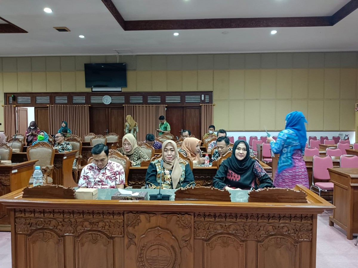 Komisi D DPRD Jombang saat melakukan kunjungan kerja. (Foto-foto: Elok Aprianto/jatimnow.com)