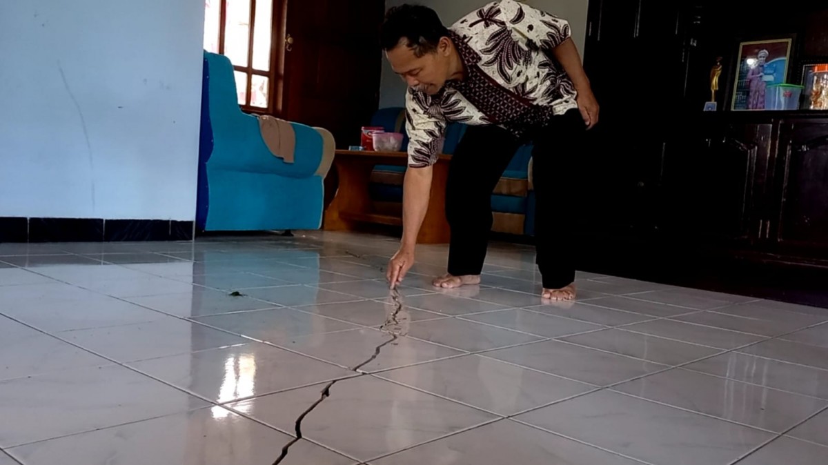 Rumah warga di Trenggalek yang terdampak bencana tanah gerak (Foto: Bramanta Pamungkas/jatimnow.com)