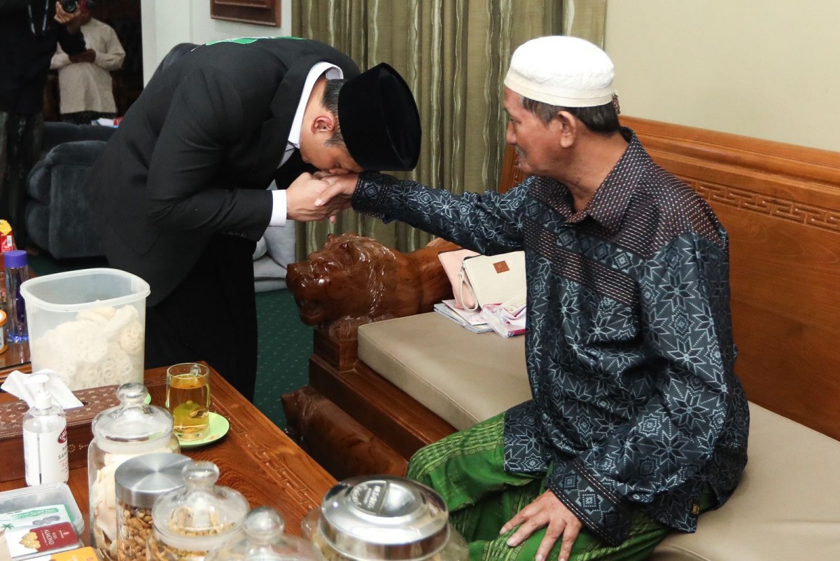 AHY saat sowan ke Gus Ali. (Foto: Tri for jatimnow.com)