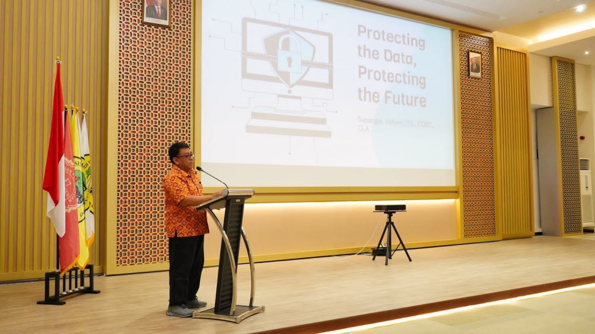 Pakar Sistekin Untag Surabaya: Lindungi Data, Masa Depan Aman