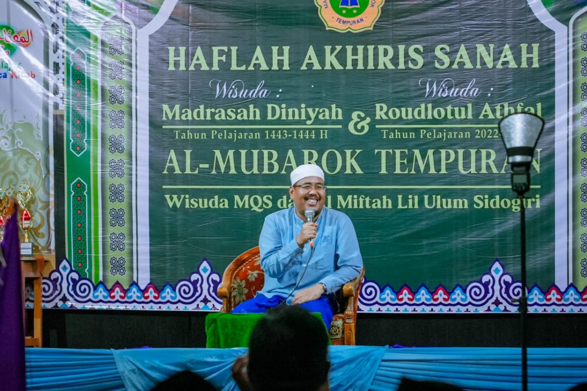 Anwar Sadad saat memberikan ceramah di Yayasan Lembaga Pendidikan Al-Mubarok di Desa Tempuran, Pasrepan, Pasuruan. (Foto: Fad for jatimnow.com)