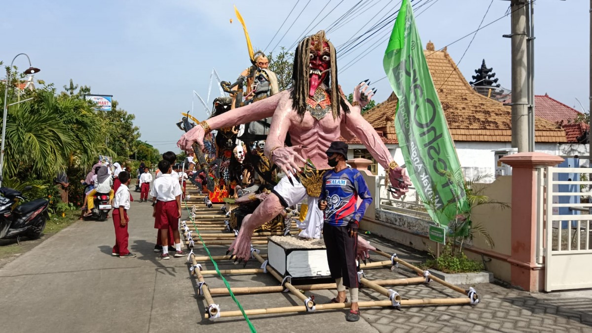 Pawai Ogoh-ogoh Representasi Kerukunan Warga Desa Balun Lamongan