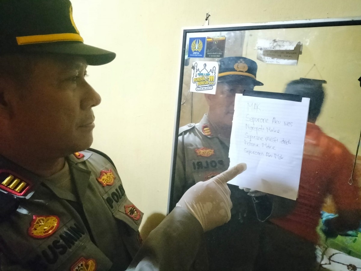 Surat yang ditinggalkan korban. (Foto: Polsek Banyuwangi for jatimnow.com)