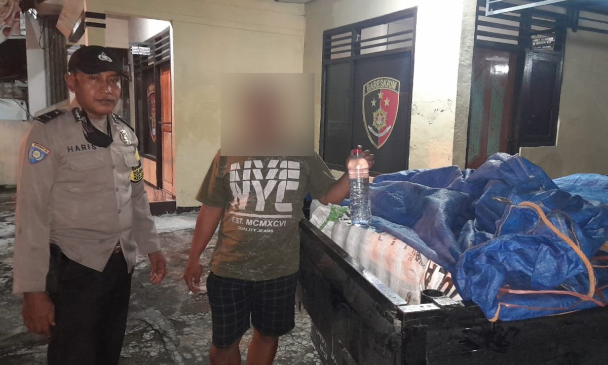 Ratusan liter miras yang diamankan Polsek Glagah (Foto: Humas Polres Lamongan for jatimnow.com)