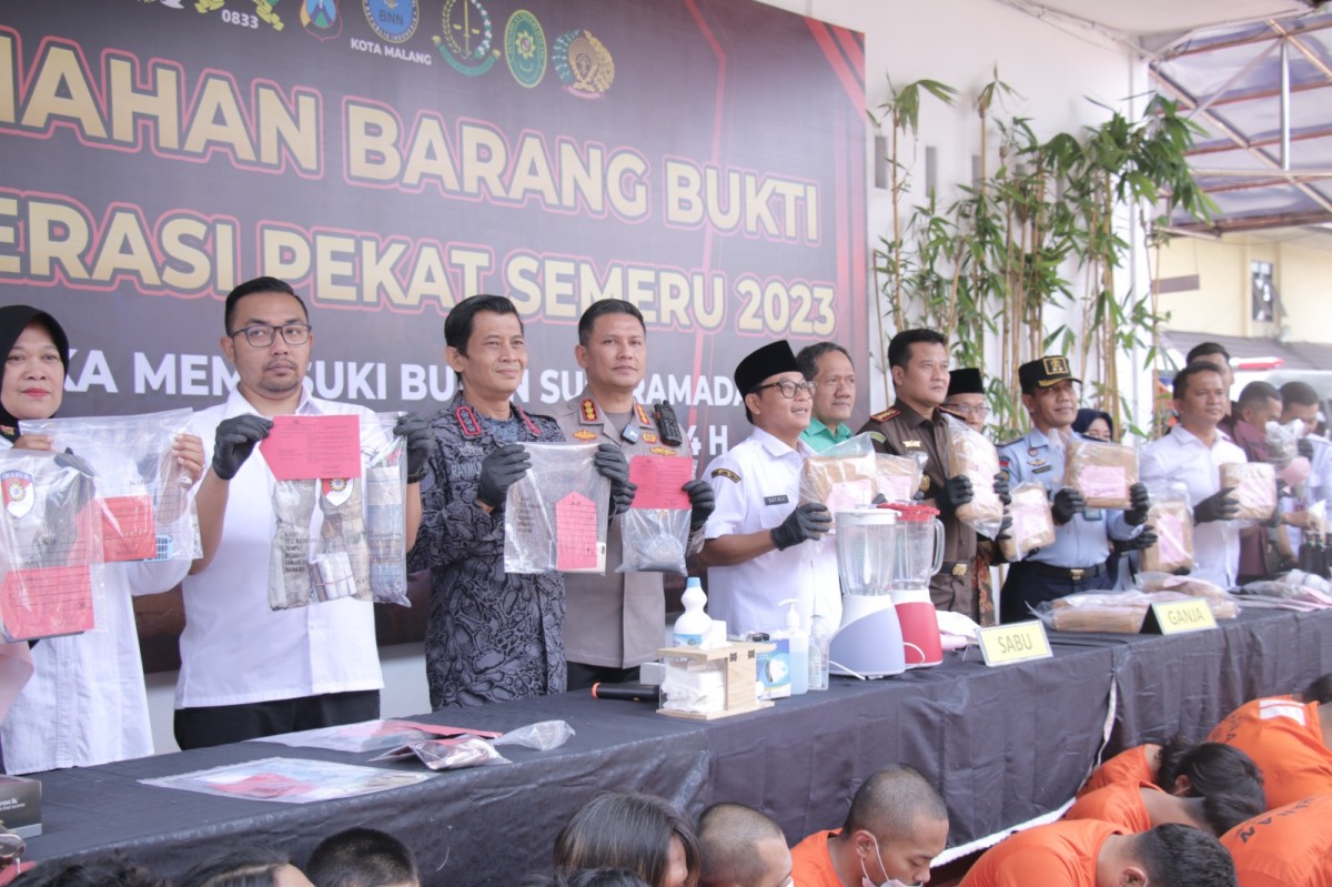 Konferensi pers Operasi Pekat Semeru 2023 di Mapolresta Malang Kota. (Foto: Humas Polresta Malang Kota)