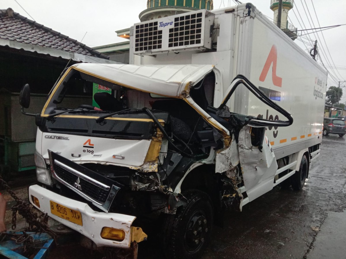 Kondisi truk yang mengalami kerusakan parah. (Foto: Elok Aprianto/jatimnow.com)