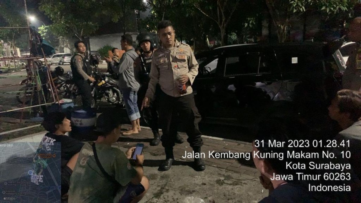 Patroli di Kembang Kuning (Foto: Dokumentasi Tim Respatti for jatimnow.com)