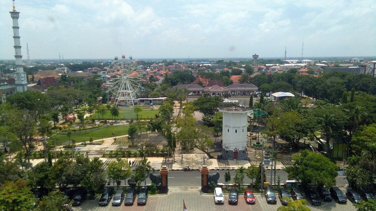 Alun-Alun Kabupaten Lamongan. (Foto: Adyad Ammy Iffansah/jatimnow.com)