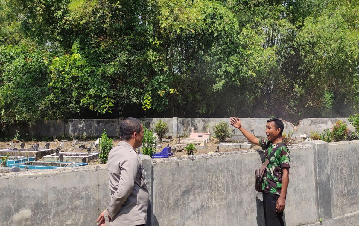 Makam keluarga yang disebut pertama kali terdengar suara tangis bayi (Foto: Eko Purwanto/jatimnow.com)