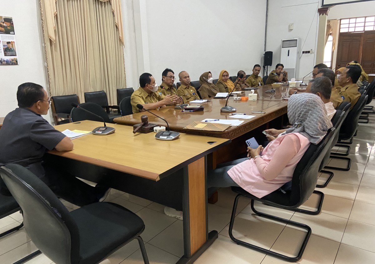Komisi D DPRD Ponorogo menggelar hearing soal rencana penggabungan 8 SD negeri (Foto: Ahmad Fauzani/jatimnow.com)
