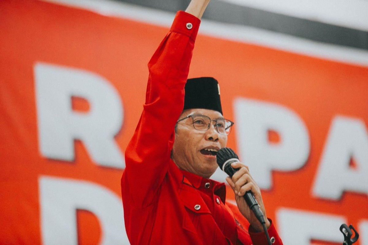 Ketua DPC PDI Perjuangan Surabaya, Adi Sutarwijono. (foto: Alwi San for jatimnow.com)