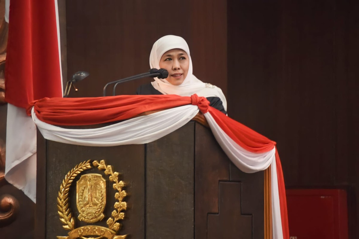 Gubernur Jatim, Khofifah Indar Parawansa membacakan laporan kerja tahun 2022. (foto: Humas Pemprov Jatim for jatimnow.com)