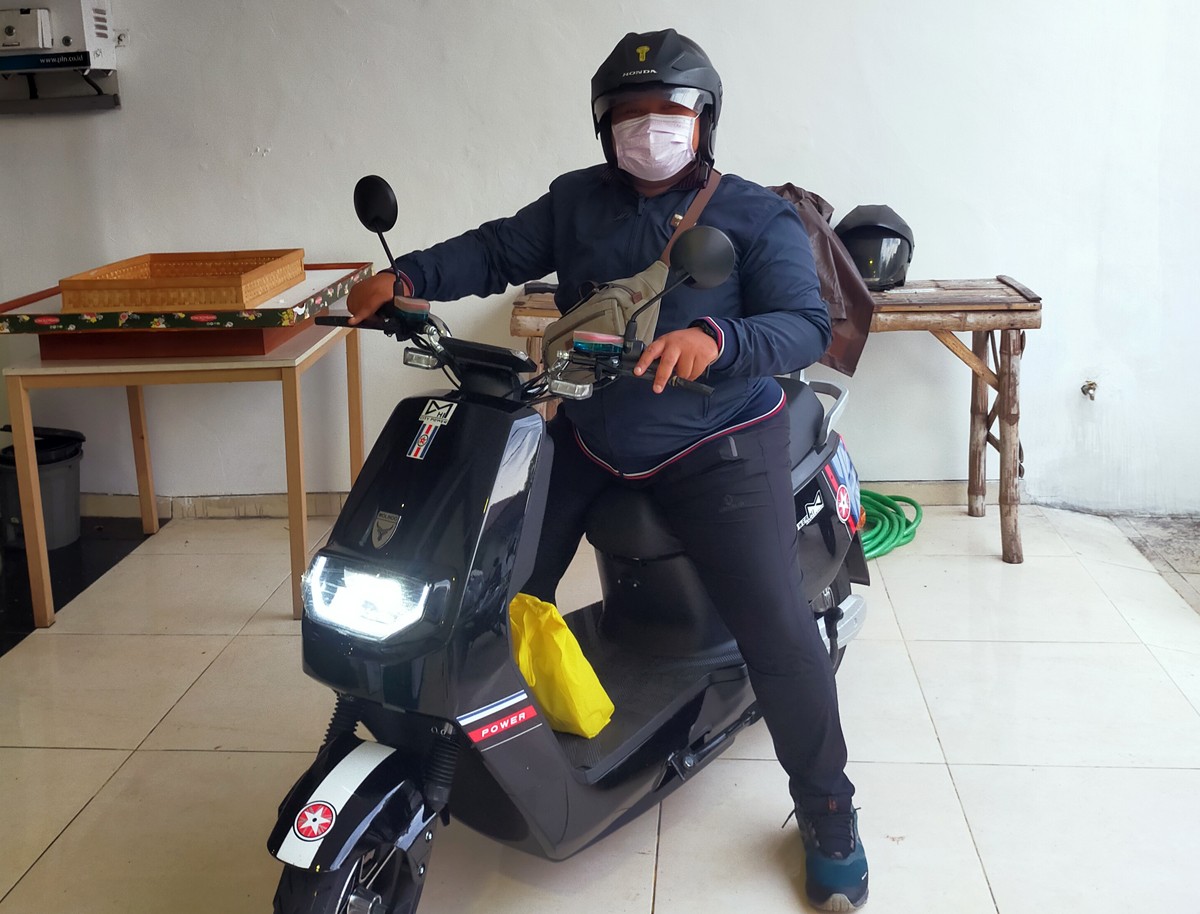 Motor listrik jauh lebih efisien dibandingkan kendaraan aberbahan bakar konvensional. (foto: Fajar Mujianto/jatimnow.com
