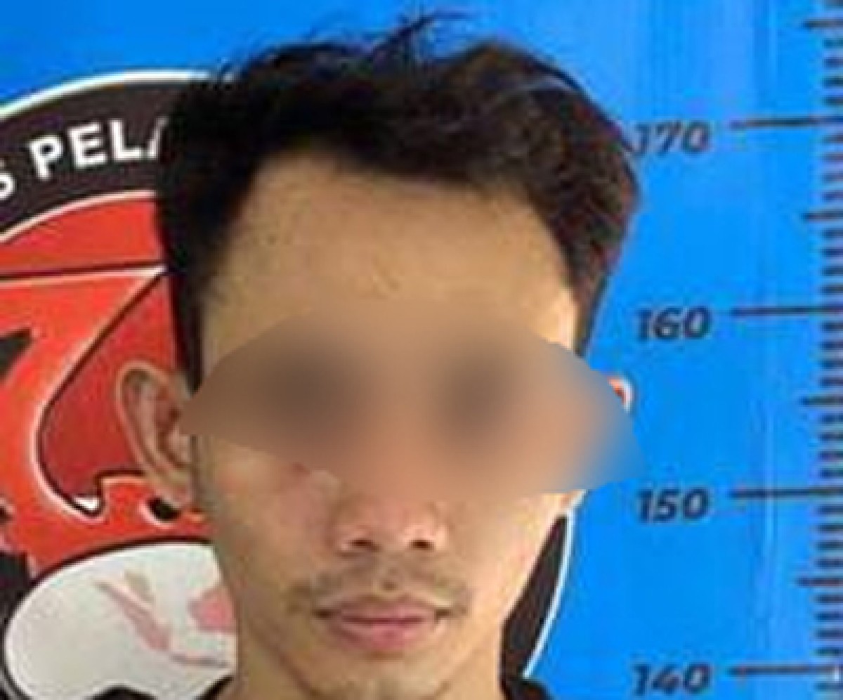 ZZB, pengedar sabu saat diamankan. (foto: Satreskoba polres pelabuhan tanjung perak).