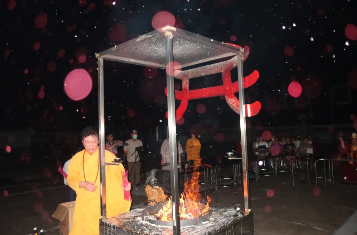 Perayaan Cheng Beng pertama kali di Grand Heaven Surabaya (Foto: Tina for jatimnow.com)