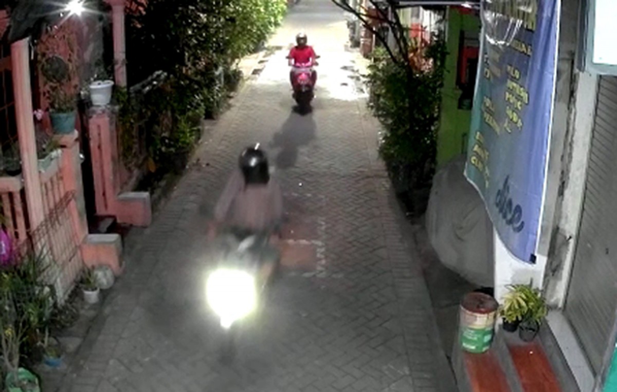 Motor Mahasiswi UINSA Surabaya asal Mojokerto Raib Dicuri Pria Berbaju Koko