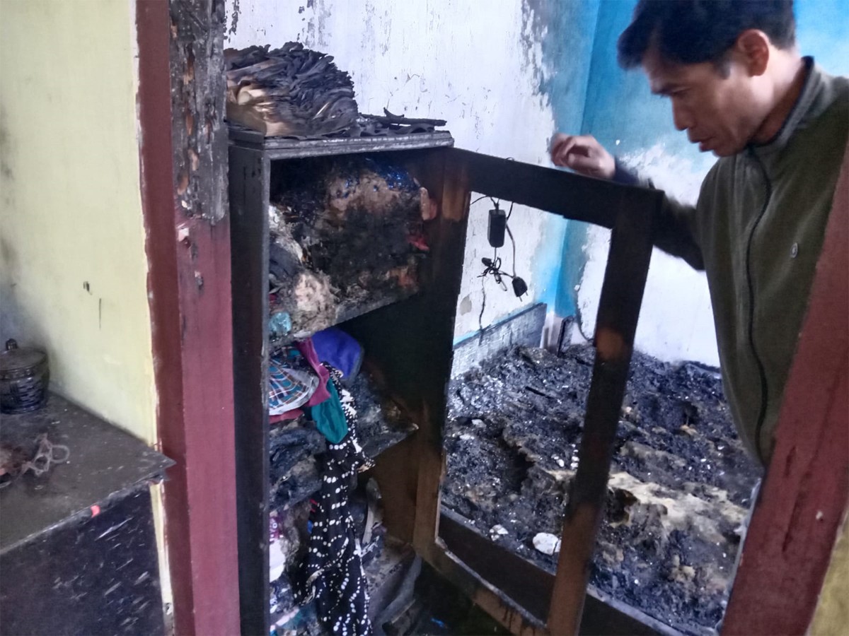 Duh Gusti! Pria Banyuwangi Bakar Rumah Istri Siri, Alasannya Sedih