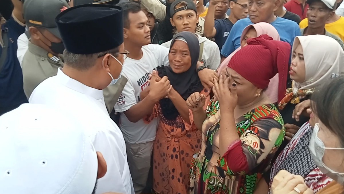 Simulasi penataan PKL di Alun-alun Kot Pasuruan yang kurang mulus. (foto: Moch Rois/jatimnow.com)