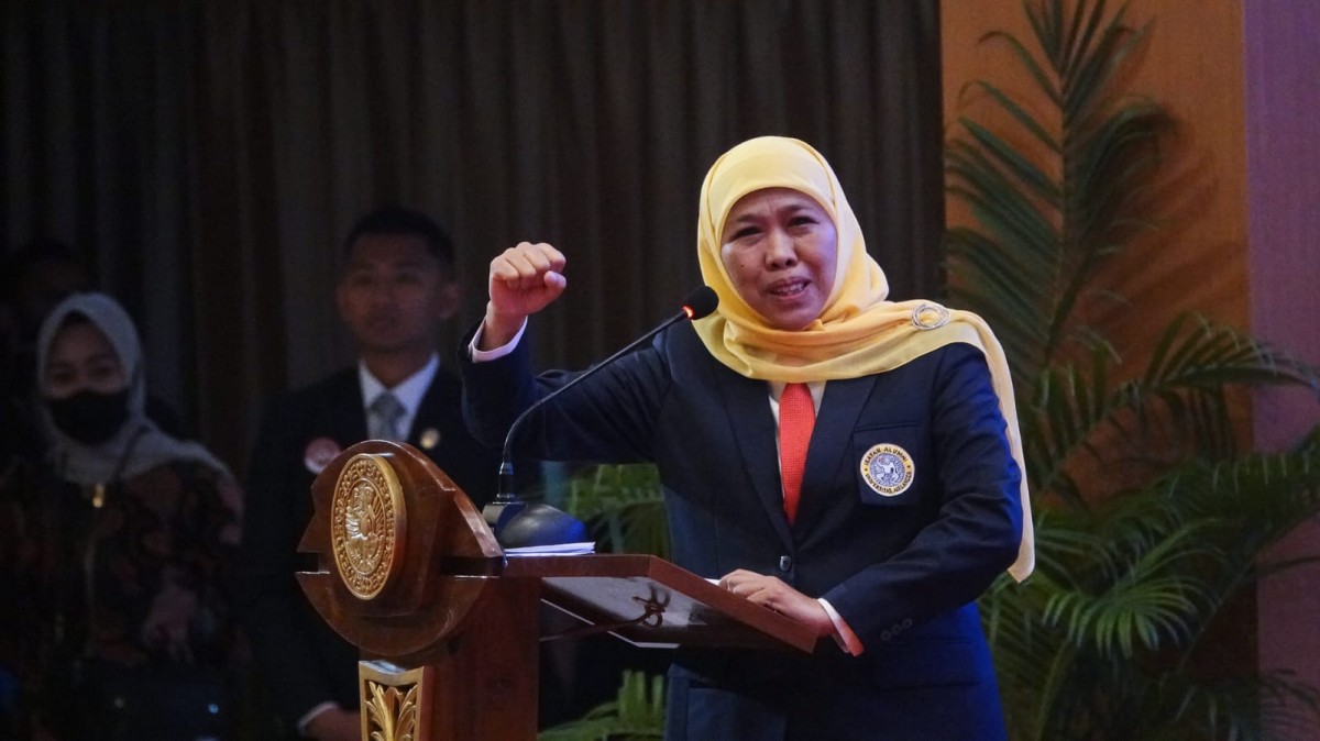 Khofifah Berharap Alumni Unair jadi Game Changer dan Enabler Leader
