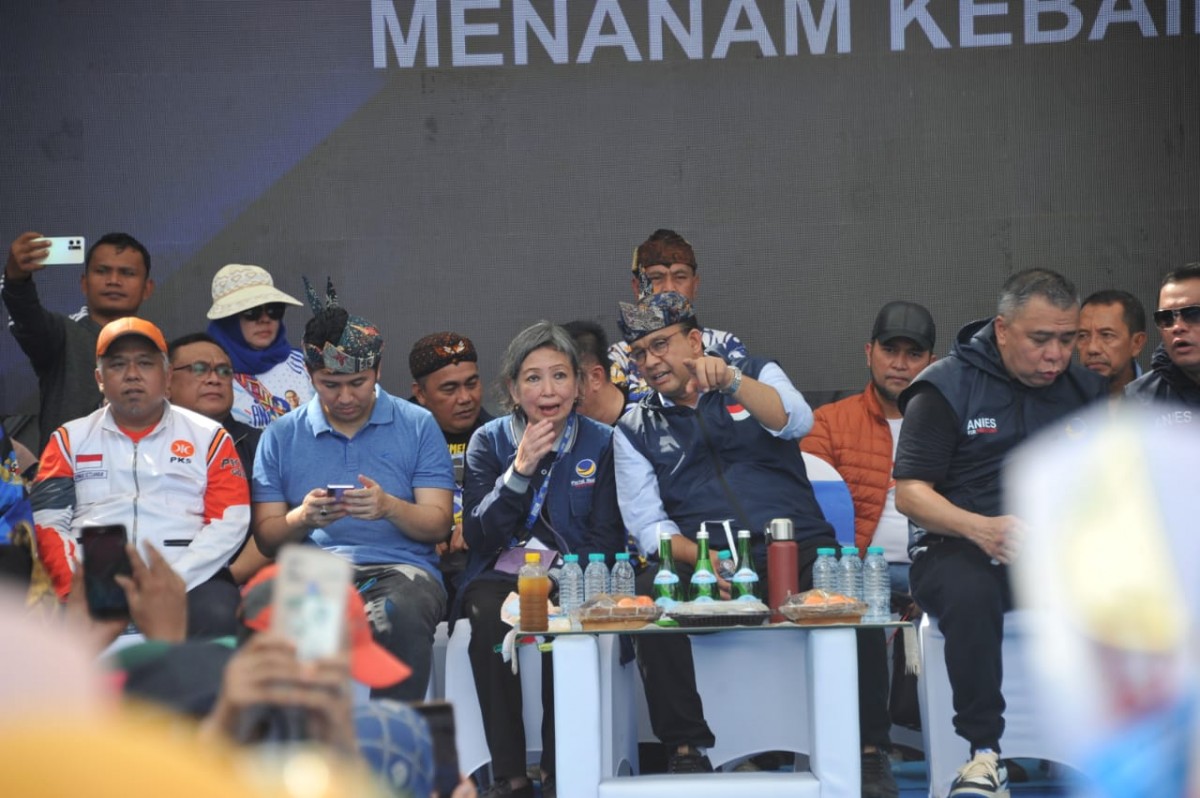 Anies Baswedan bersama Ketua Dewan Pimpinan Wilayah (DPW) Partai NasDem Jawa Timur, Sri Sajekti Sudjunadi. (Foto-foto: NasDem Jatim)