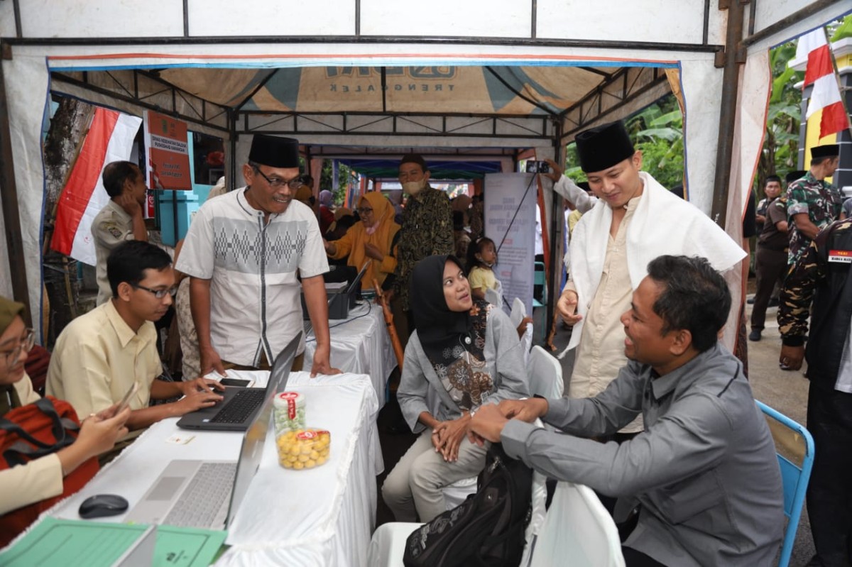 Bupati Trenggalek Mochamad Nur Arifin (Mas Ipin) saat safari ramadan (Foto: Dok. Kominfo Trenggalek)