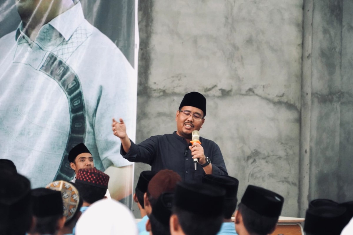 Anwar Sadad di di GOR Darul Lughoh wal Karomah, Kraksaan, Kabupaten Probolinggo. (Foto: Fad for jatimnow.com)