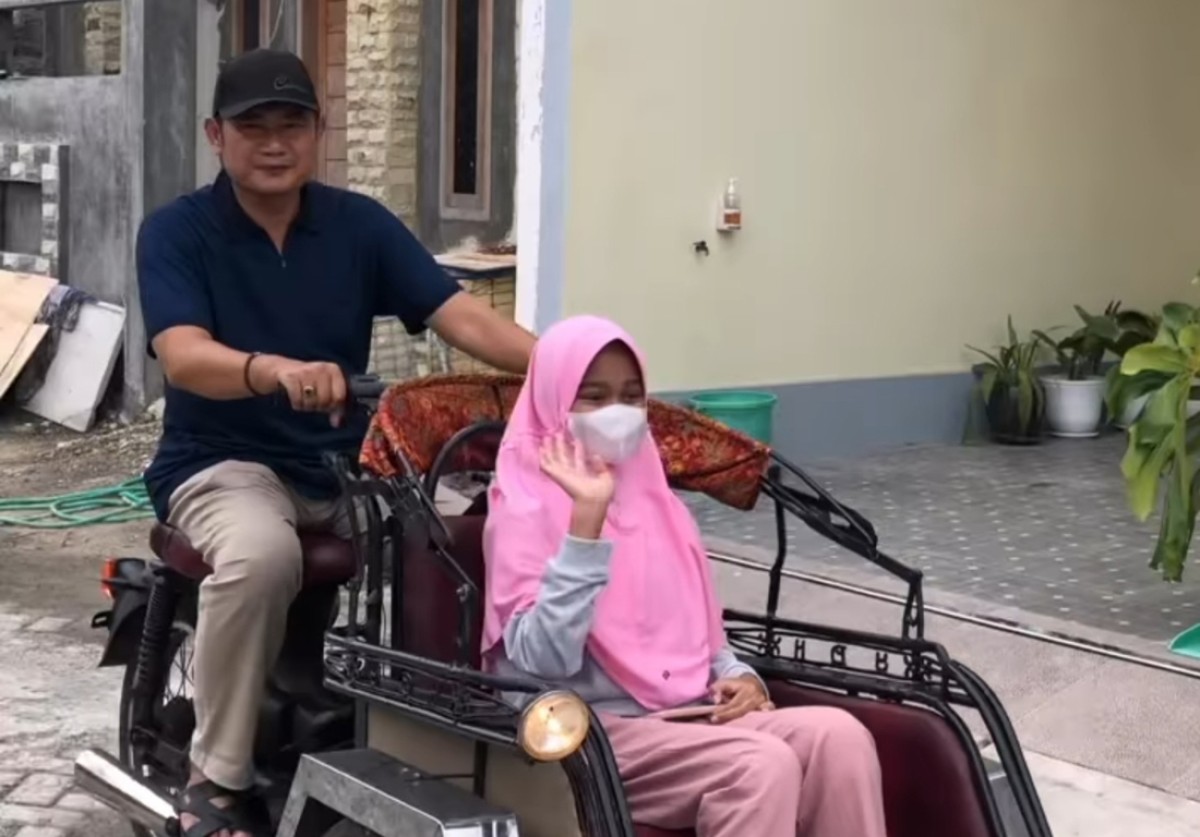 Bupati Lamongan Alih Profesi! Cari Uang Buat Bekal Lebaran, Jadi Apa Sih?