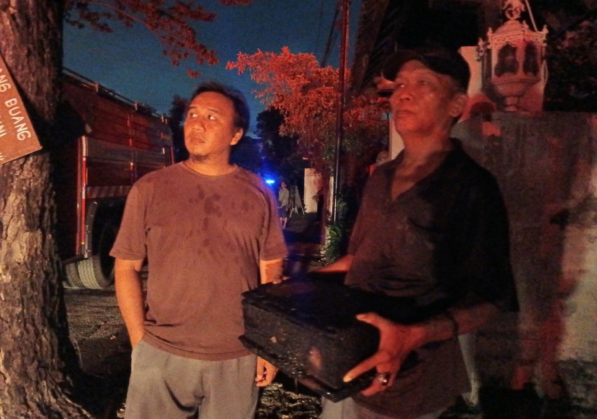 Cerita Evakuasi Benda Pusaka dalam Kebakaran Depot Nasi di Surabaya