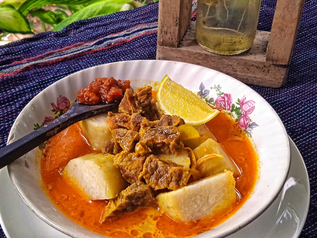 Gule daging sapi, sajian khas nusantara yang bisa temani Lebaran Ketupat anda. (Foto-foto: Arina Pramudita/jatimnow.com)
