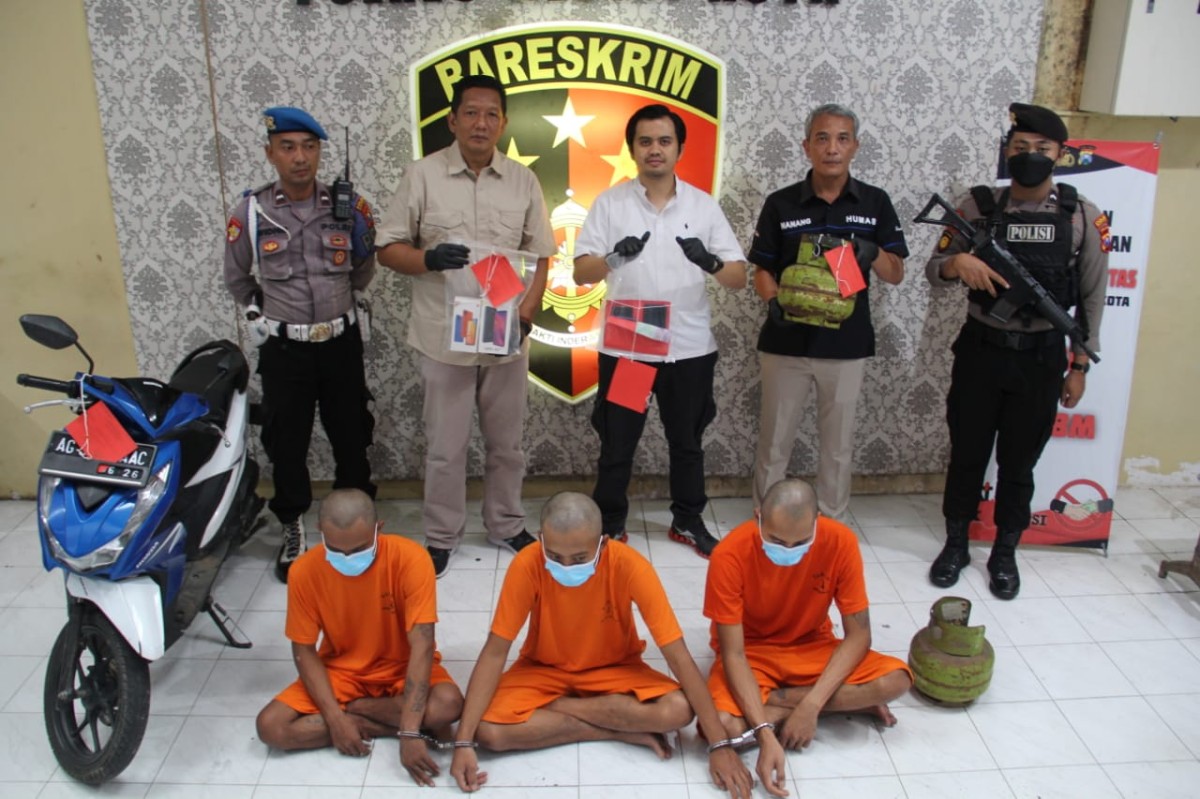 Komplotan pembobol rumah diamankan di Mapolres Kediri Kota (Foto: Humas Polres Kediri Kota/jatimnow.com)