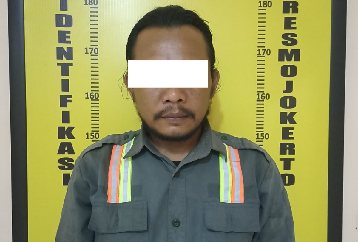 Tersangka yang diamankan polisi. (Polsek Pungging for jatimnow.com)