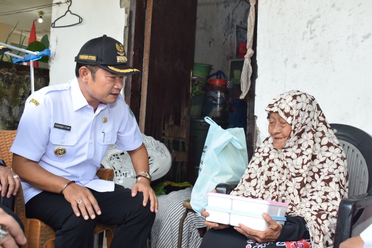 Bupati Lamongan Gercep Realisasikan Program Kesejahteraan Lansia