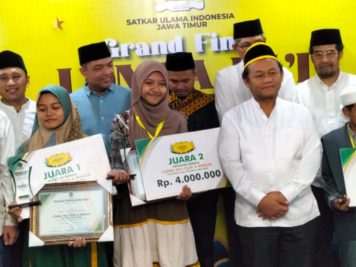 Penyeragaan hadiah lomba dai cilik yang digelar Partai Golkar Jatum. (Foto: Amin for jatimnow.com)