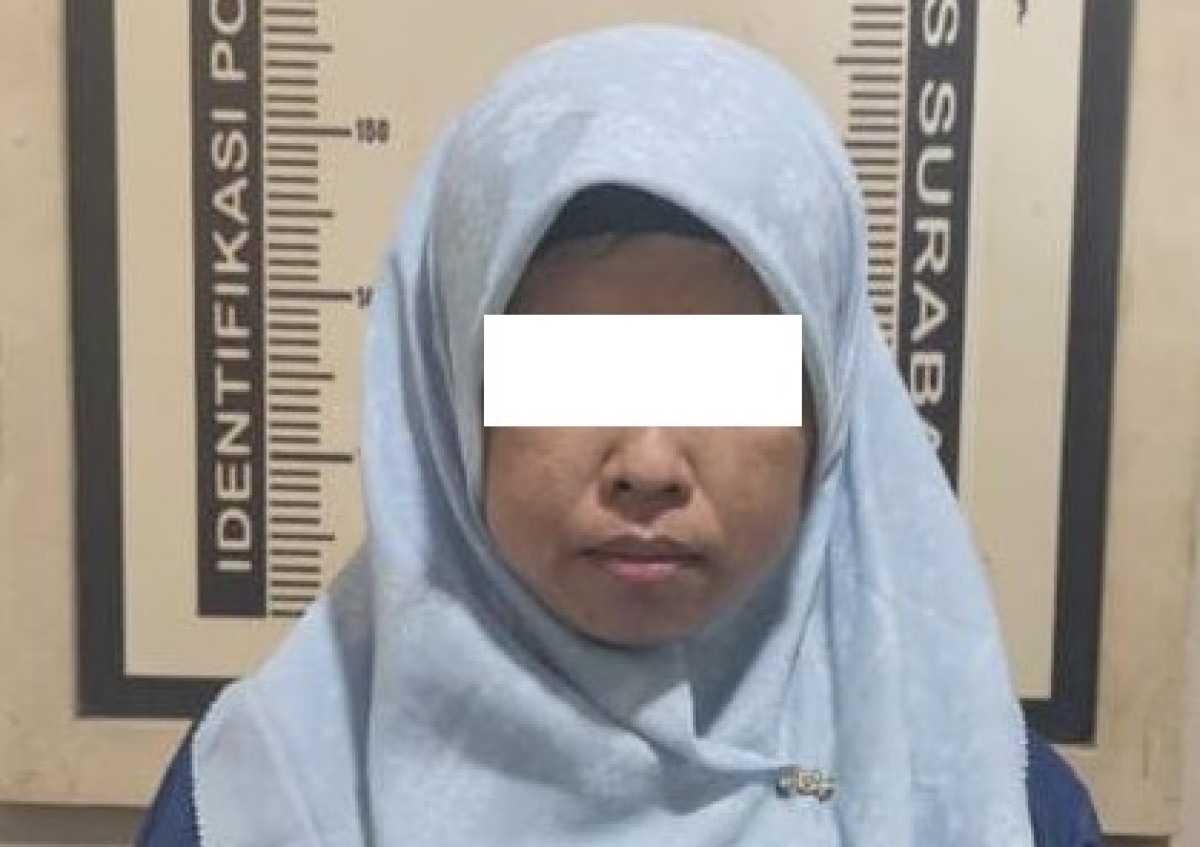 Tersangka MA saat diamankan. (Foto: Polsek asemrowo for jatimnow.com)