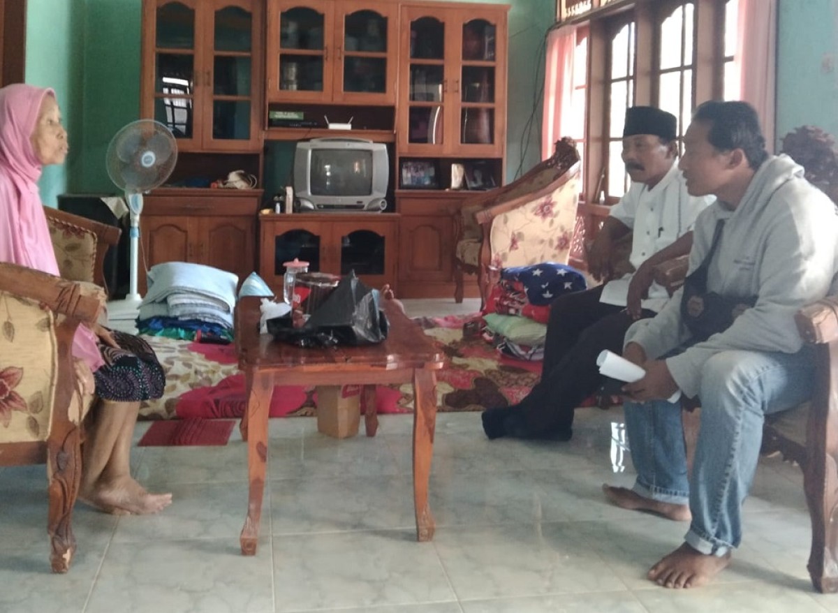 Emas Warisan Suami Dicuri Mahasiswa Abal-abal, Nenek di Banyuwangi Berlinang Air Mata