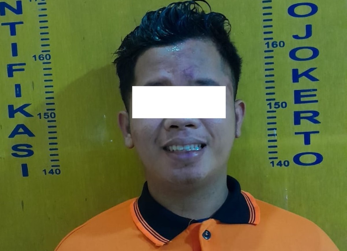 Pelaku pembobolan brankas diamankan. (Foto: Polsek Bangsal for jatimnow.com)