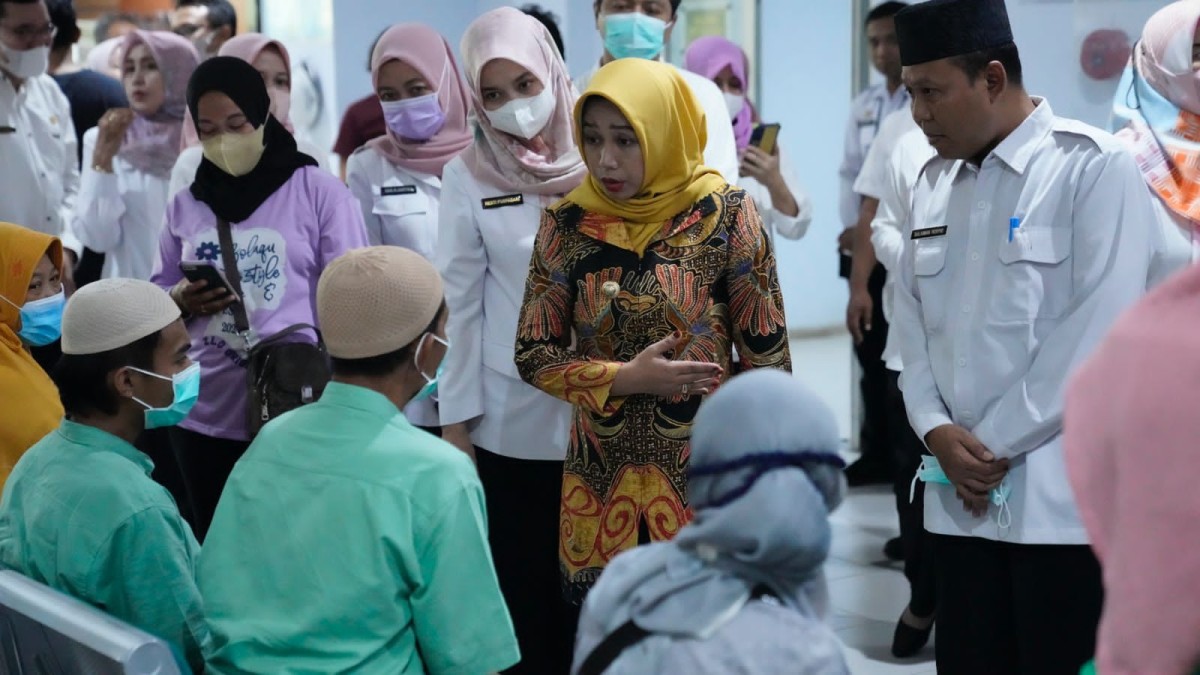 Wali Kota Mojokerto Ika Puspitasari (Ning Ita) saat melakukan sidak (Foto-foto: Humas Pemkot Mojokerto)