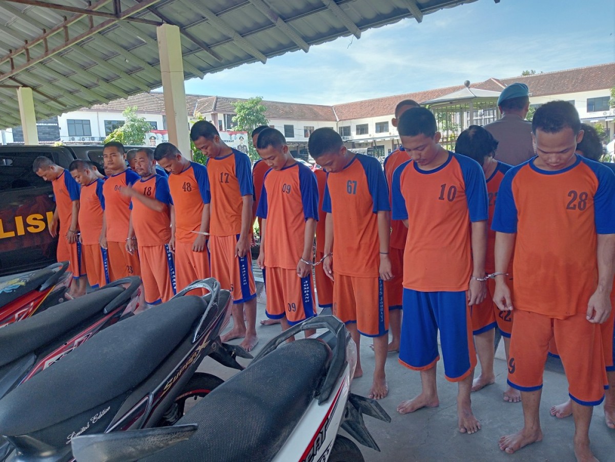 Para pelaku kejahatan yang diamankan selama Operasi Pekat Semeru. (Foto: Elok Aprianto/jatimnow.com)