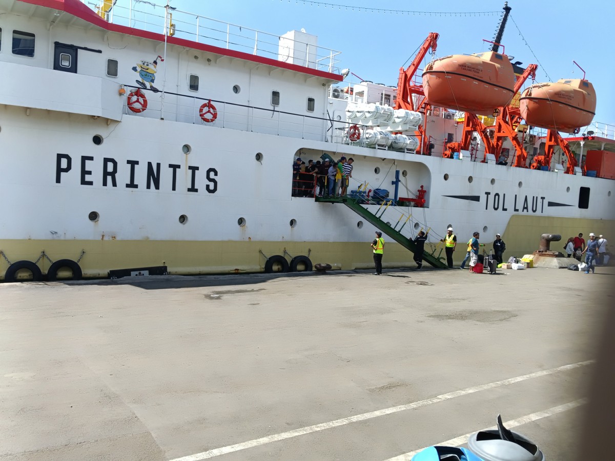 Aktivitas mudik di Pelabuhan Tanjung Perak Surabaya (Foto-foto: Rama Indra/jatimnow.com)