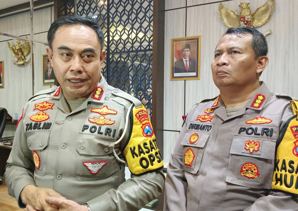 Dirlantas Polda Jatim, Kombes Pol Taslim Chaeruddin ((kiri) - (Foto: Rama Indra/jatimnow.com)