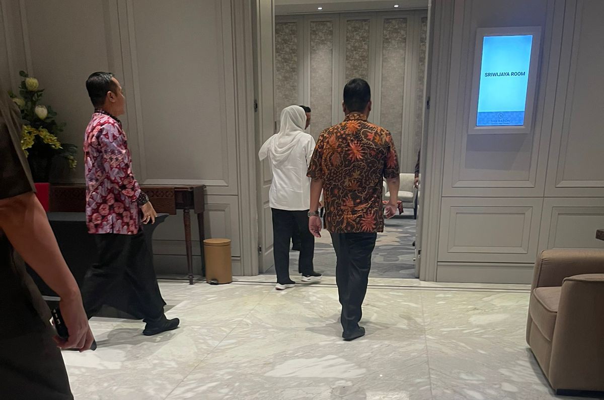 Pertemuan Khofifah dengan Muzani di Sheraton Surabaya (Foto Supali for jatimnow.com)