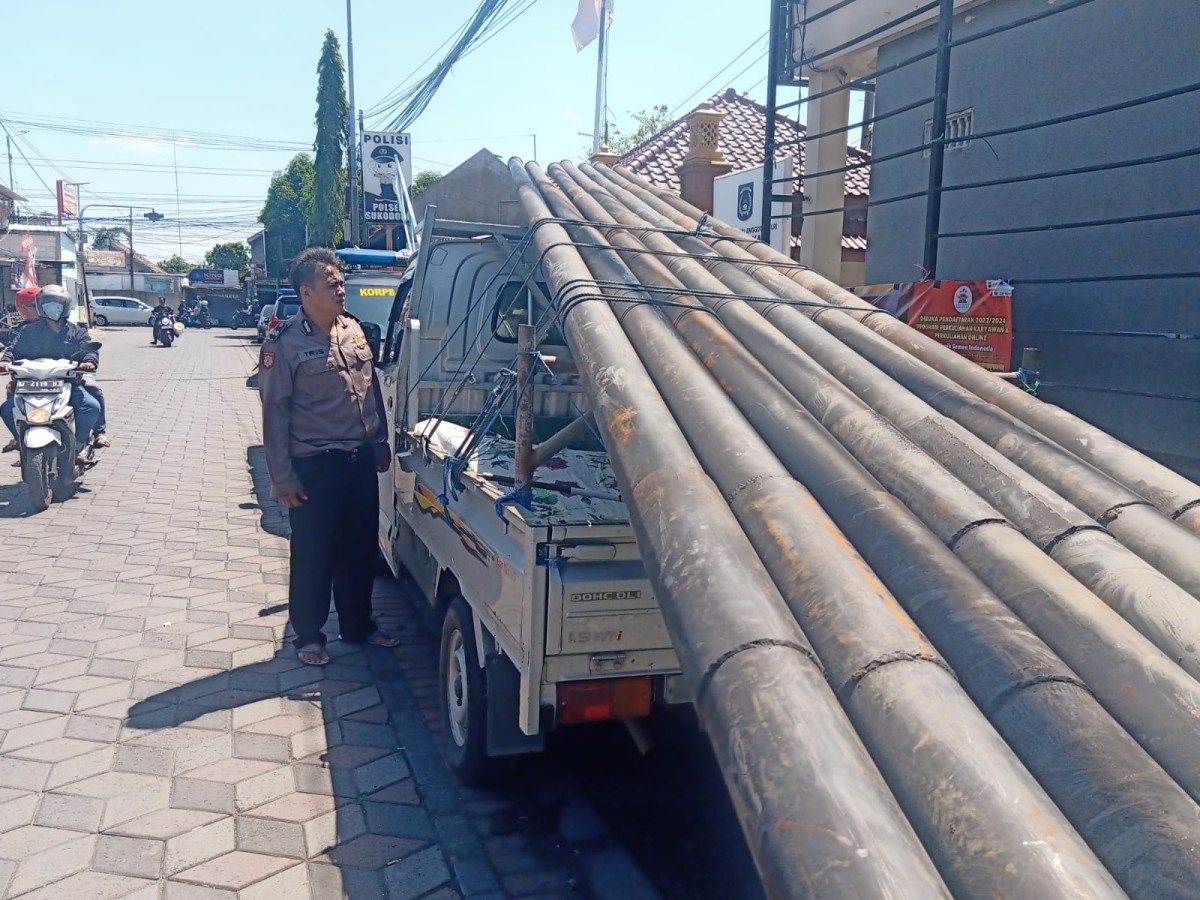 Gasak Tujuh Tiang Fiber Optik saat Lebaran, Tiga Pencuri di Sidoarjo Diringkus