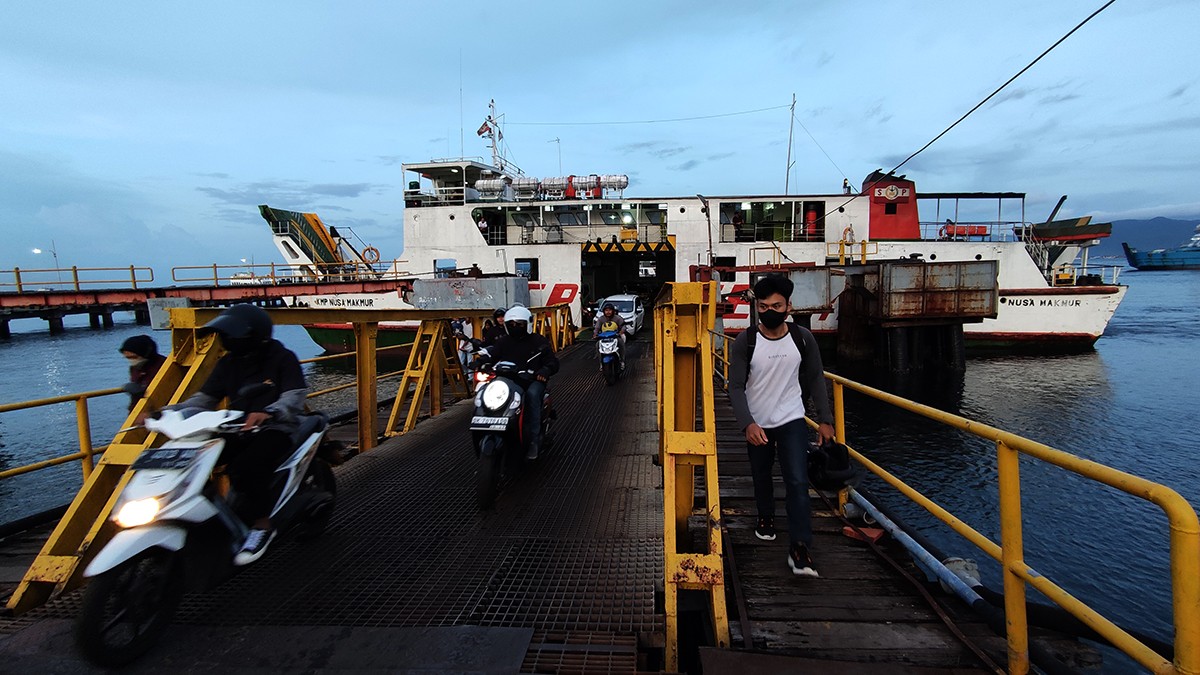 Mulai Terjadi Peningkatan Arus Penumpang di Pelabuhan ASDP Ketapang