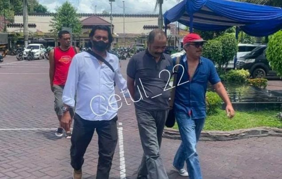 Rosidi saat diamankan Tim Siber Satreskrim Polres Malang (Foto: Instagram cetul_22)